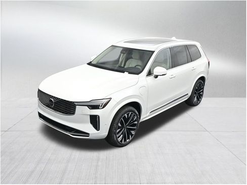 New 2026 Volvo XC90 T8 Ultra w/ Protection Package Premier AWD/4WD image 14