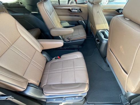 Used 2025 Chevrolet Tahoe High Country w/ LPO, Illumination Package image 29