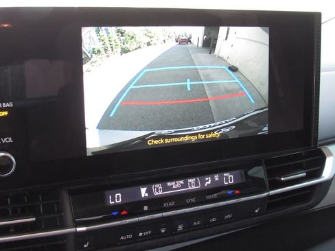 Certified 2025 Toyota Sienna XLE w/ XLE Plus Package AWD/4WD image 40