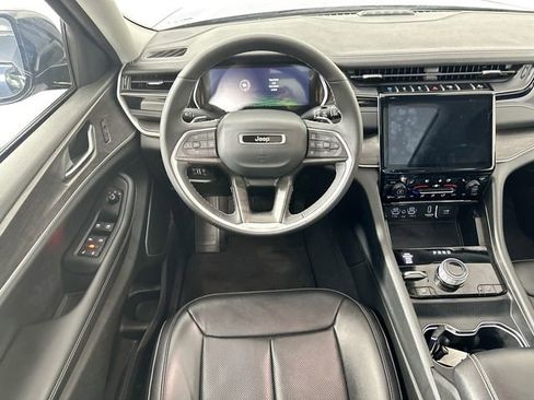 Used 2023 Jeep Grand Cherokee 30th Anniversary image 11