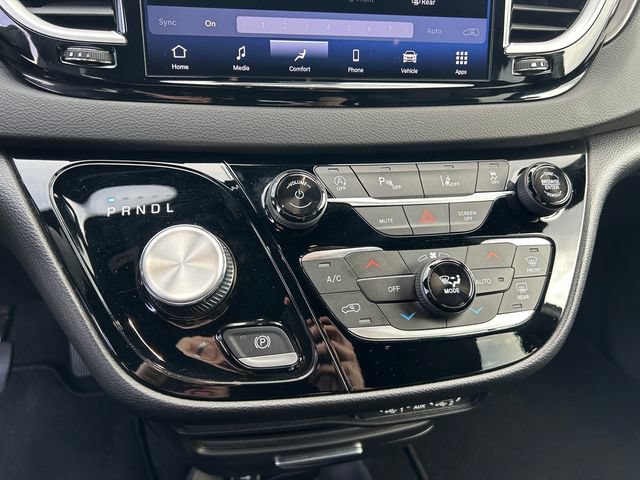 Used 2025 Chrysler Pacifica Select FWD image 65