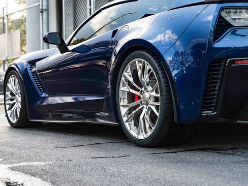 Used 2018 Chevrolet Corvette Z06 RWD image 9