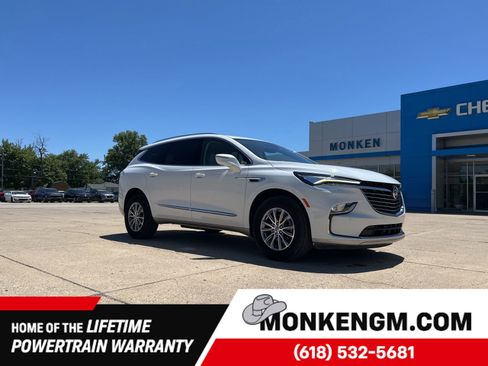 Used 2023 Buick Enclave Essence FWD image 1