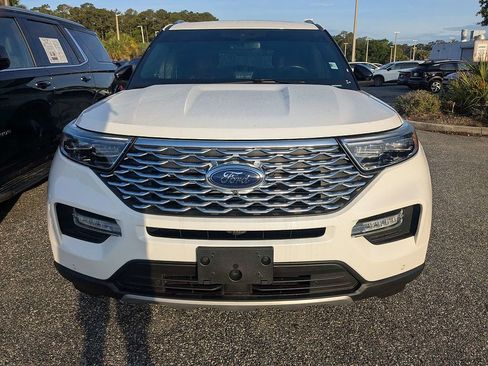 Used 2022 Ford Explorer Platinum w/ Technology Package AWD/4WD image 2