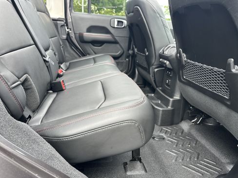 Used 2025 Jeep Wrangler Unlimited Rubicon AWD/4WD image 19