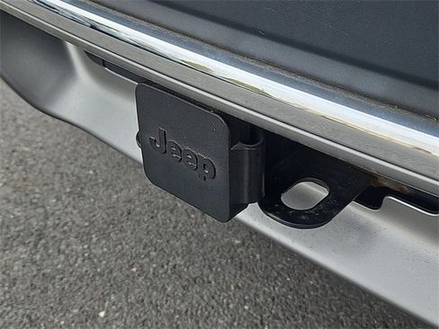 Used 2019 Jeep Cherokee Limited w/ Trailer Tow Group image 23