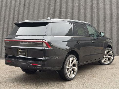 New 2026 Lincoln Navigator Black Label AWD/4WD image 7