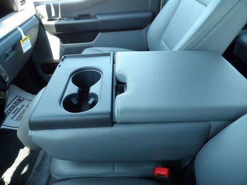 Used 2024 Ford F550 2WD Crew Cab Super Duty image 25