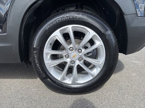 Used 2024 Chevrolet TrailBlazer LS w/ LS Convenience Package FWD image 11