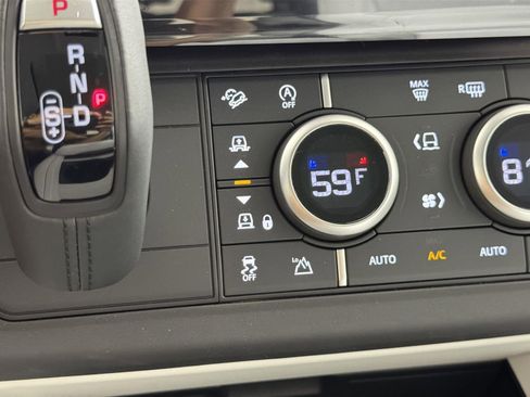 New 2026 Land Rover Defender 110 S image 19