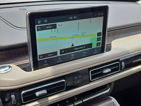 Used 2021 Lincoln Aviator Reserve RWD image 12