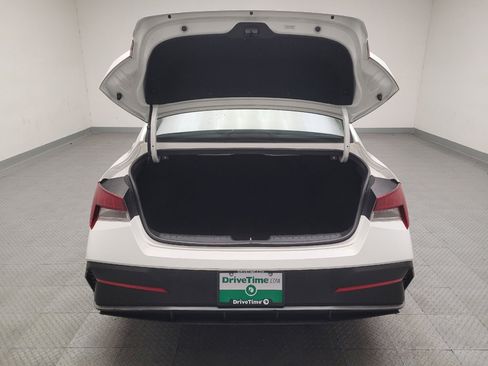 Used 2024 Hyundai Elantra SEL FWD image 29