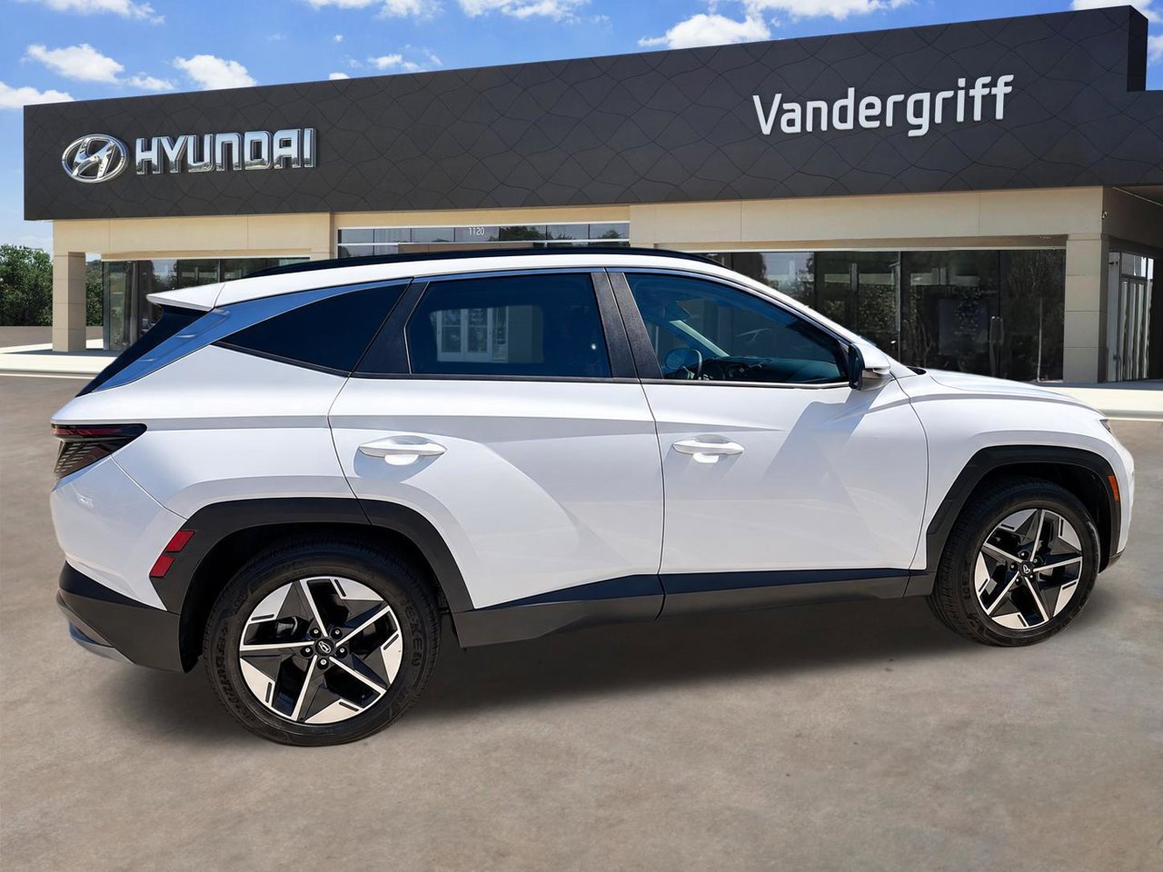 Certified 2025 Hyundai Tucson SEL FWD image 5