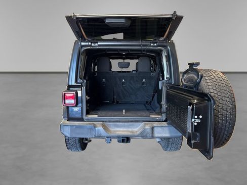 Used 2018 Jeep Wrangler Unlimited Sport AWD/4WD image 12