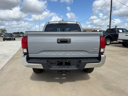 Used 2018 Toyota Tacoma TRD Off-Road AWD/4WD image 6