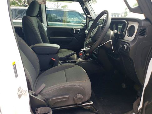 Used 2024 Jeep Wrangler Unlimited Sport AWD/4WD image 6