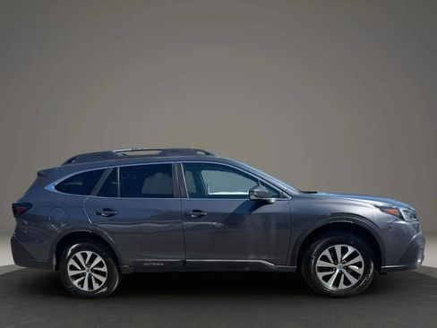 Used 2022 Subaru Outback Premium AWD/4WD image 4