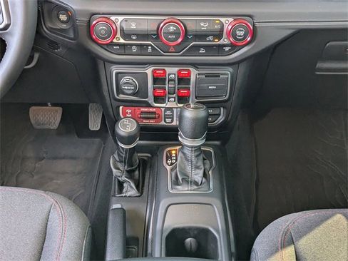 Used 2025 Jeep Gladiator Rubicon image 18
