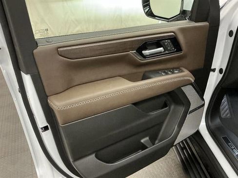 New 2026 GMC Yukon Denali Ultimate w/ LPO, Floor Liner Package AWD/4WD image 22