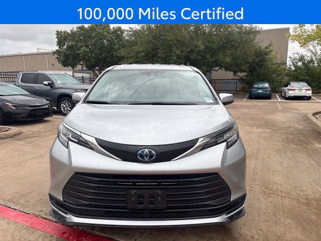 Certified 2023 Toyota Sienna LE FWD image 2
