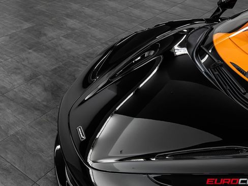 Used 2022 McLaren 765LT RWD image 12