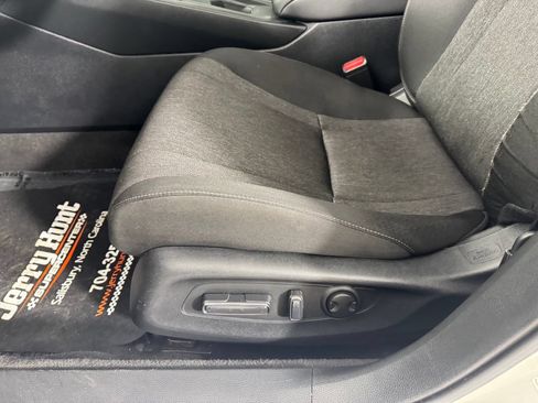 Used 2025 Honda Accord SE image 11
