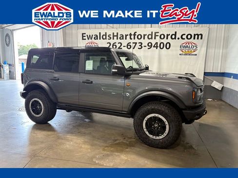 New 2025 Ford Bronco Badlands image 1