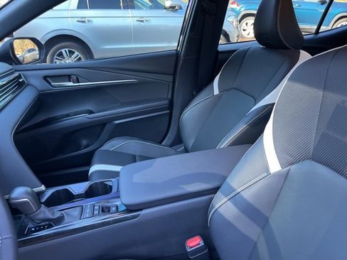 Used 2025 Toyota Camry SE image 10