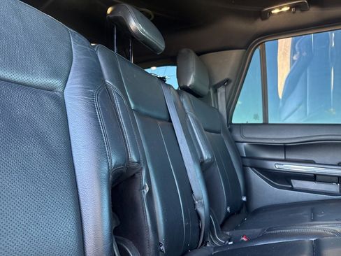 Used 2018 Ford Expedition Max XLT w/ Equipment Group 202A image 21