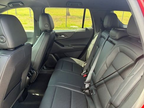 New 2026 Chevrolet Equinox LT w/ Convenience Package II FWD image 17