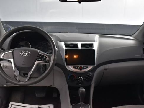 Used 2012 Hyundai Accent GS FWD image 8