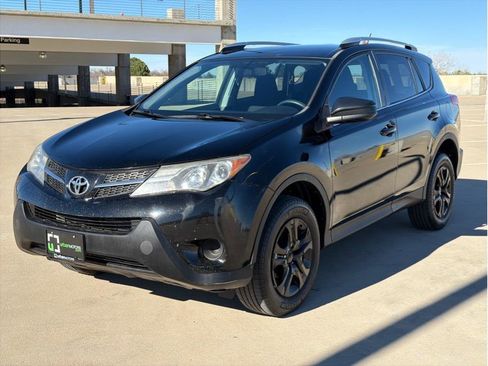 Used 2015 Toyota RAV4 LE image 3
