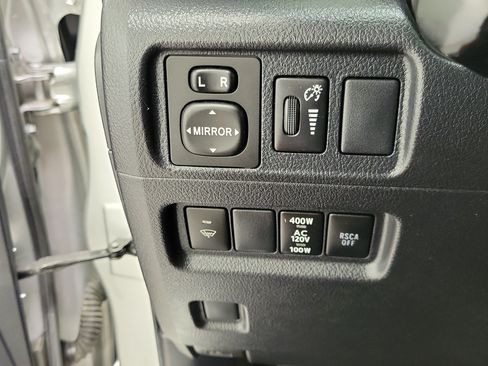 Used 2013 Toyota 4Runner Limited RWD image 18