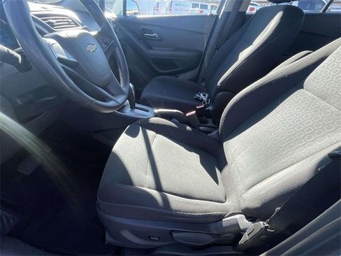Used 2016 Chevrolet Trax LS image 14