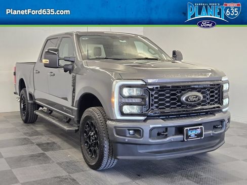 New 2026 Ford F250 Lariat w/ Black Appearance Package AWD/4WD image 2