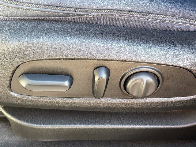 Used 2023 Chevrolet Bolt EUV LT w/ Convenience Package FWD image 32