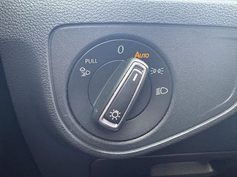 Used 2022 Volkswagen Atlas SE image 34