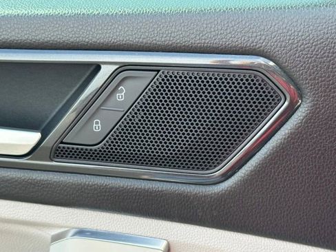 Certified 2022 Volkswagen Tiguan SE R-Line FWD image 19