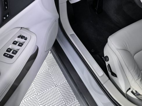 Certified 2025 Volvo V60 B5 Cross Country Plus image 9