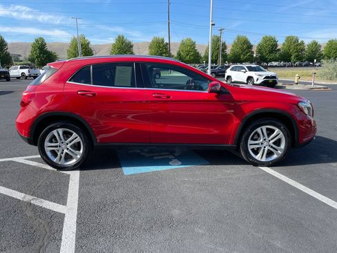 Used 2016 Mercedes-Benz GLA 250 4MATIC image 2