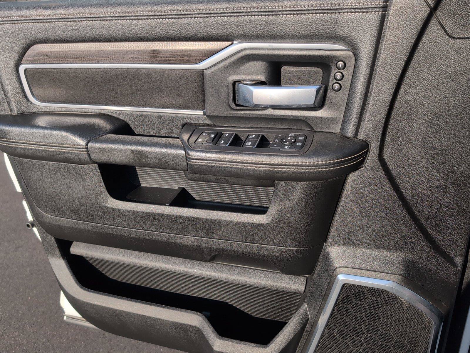Used 2025 RAM 2500 Laramie AWD/4WD image 16