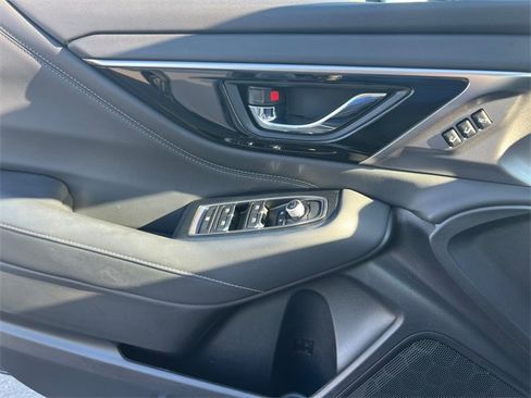 Used 2023 Subaru Outback Limited image 18