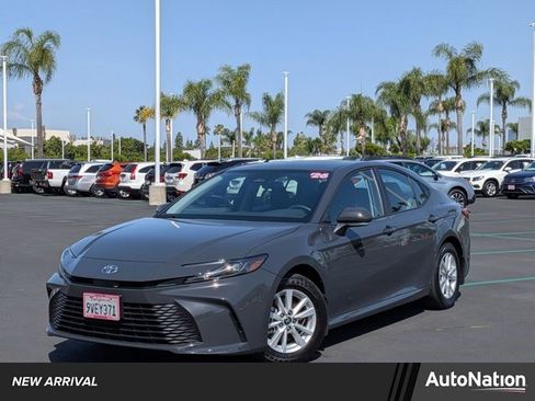 Used 2026 Toyota Camry LE image 1