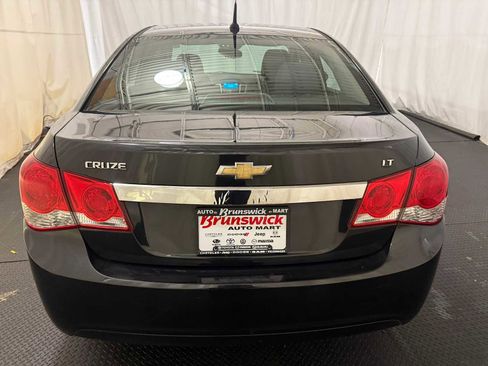 Used 2014 Chevrolet Cruze LT image 16