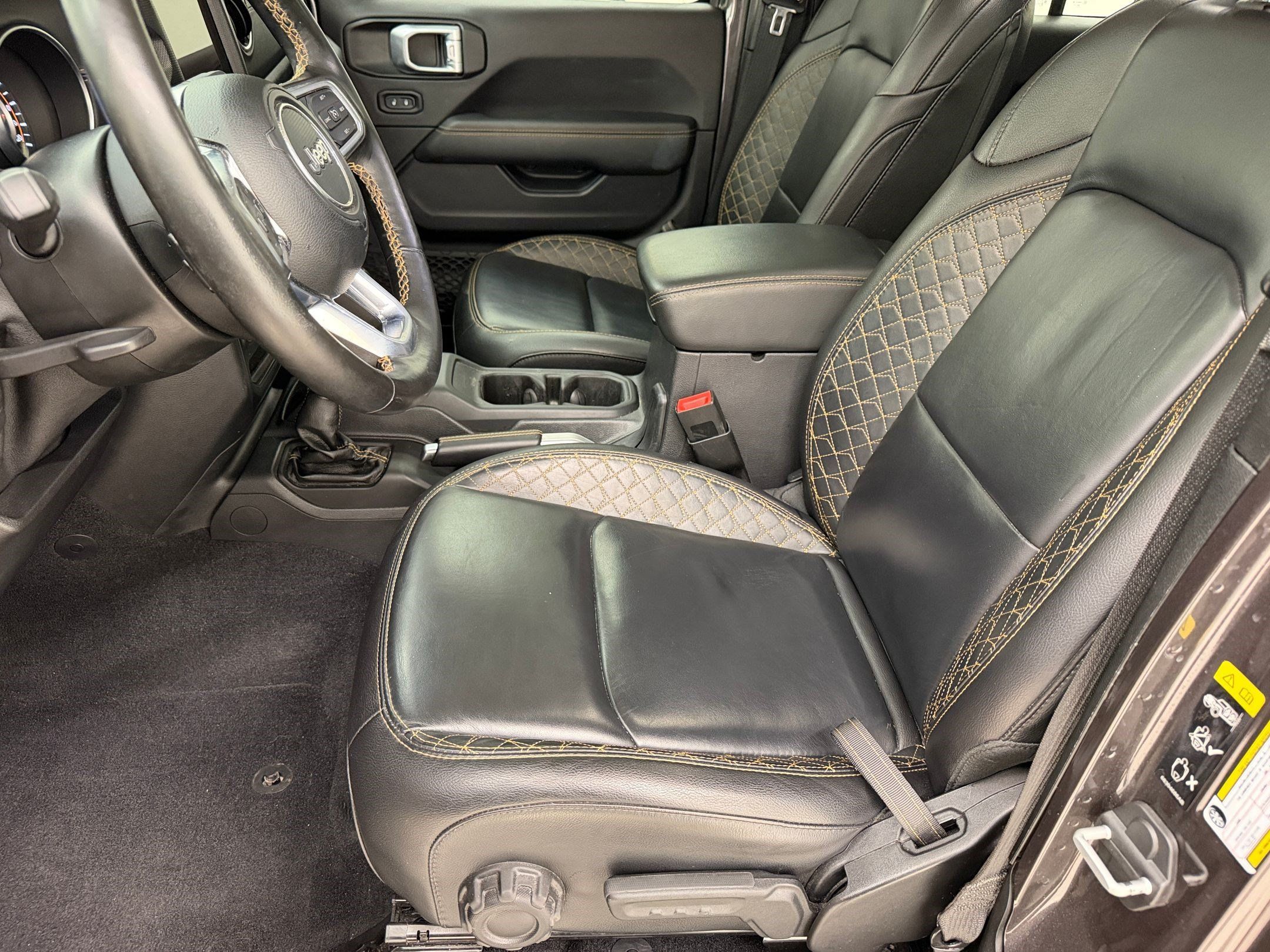 Used 2021 Jeep Wrangler Unlimited Sahara AWD/4WD image 5