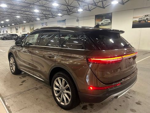 Used 2022 Lincoln Corsair AWD w/ Premium Package image 3