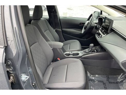 Used 2025 Toyota Corolla LE image 19