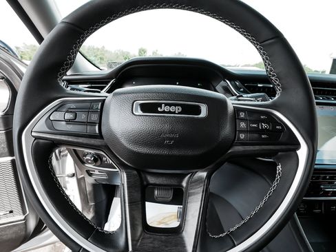 Used 2024 Jeep Grand Cherokee Limited 4xe w/ Luxury Tech Group II AWD/4WD image 19