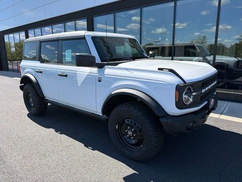 New 2026 Ford Bronco Big Bend w/ Black Diamond Package AWD/4WD image 1