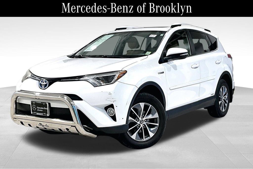 Used 2016 Toyota RAV4 XLE AWD/4WD image 2